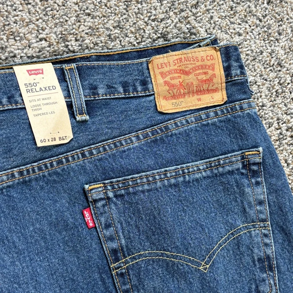 Levi's 550 Relaxed Fit Jeans Mens 60x28 Big & Tall Medium Wash Tapered Leg Denim